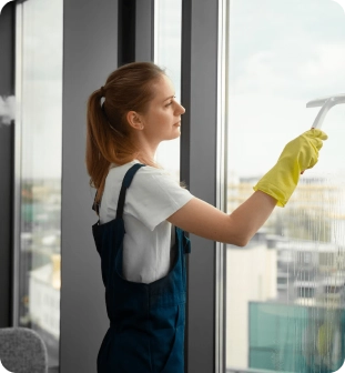 Pamje e puntoreve te kompanive te pastrimit qe shfrytezojne pajisjet e Shkel e shko